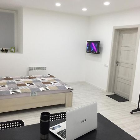 Cozy Underground Apartment At The Center Kherson Eksteriør bilde